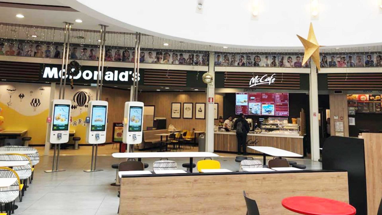 mc_donalds_quarto_napoli_02